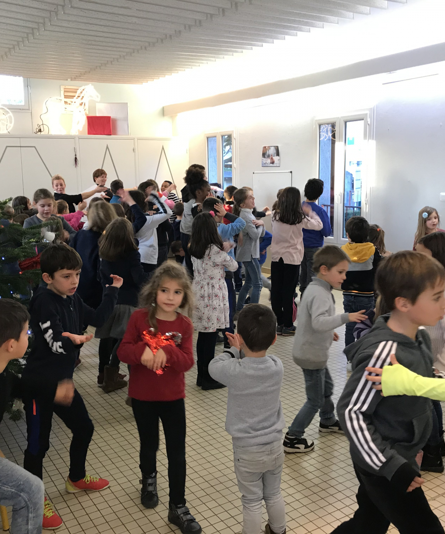 2019_5_Gouter de noël et remise des colis aux anciens_004